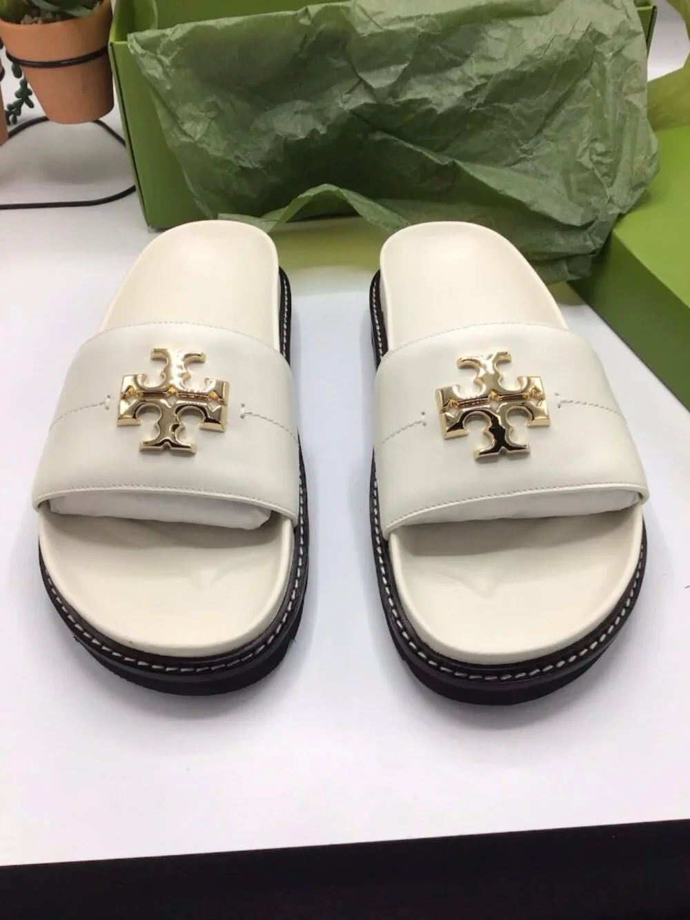 Tory Burch Everly Anatomic Lug Sandals, New Ivory / Perfect  Size 8